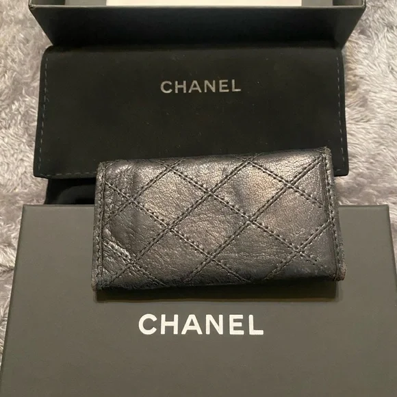 RARE CHANEL 6 key holder - Picture 11 of 15